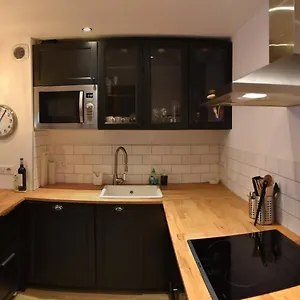  Apartment Lovely 2 Bed In With Garden